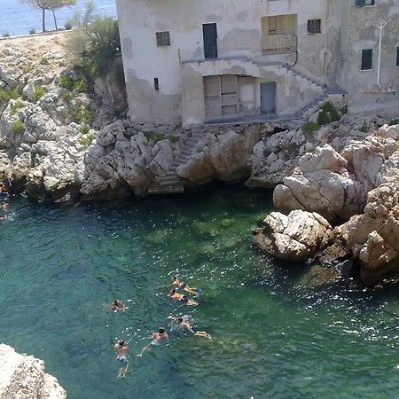 サンタ・フラーヴィア La Caletta Bed & Breakfast エクステリア 写真