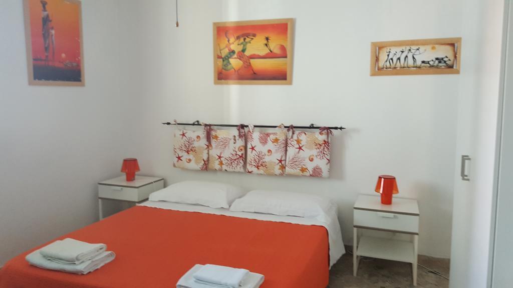サンタ・フラーヴィア La Caletta Bed & Breakfast エクステリア 写真