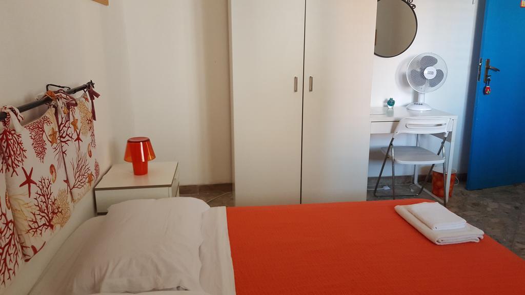 サンタ・フラーヴィア La Caletta Bed & Breakfast エクステリア 写真