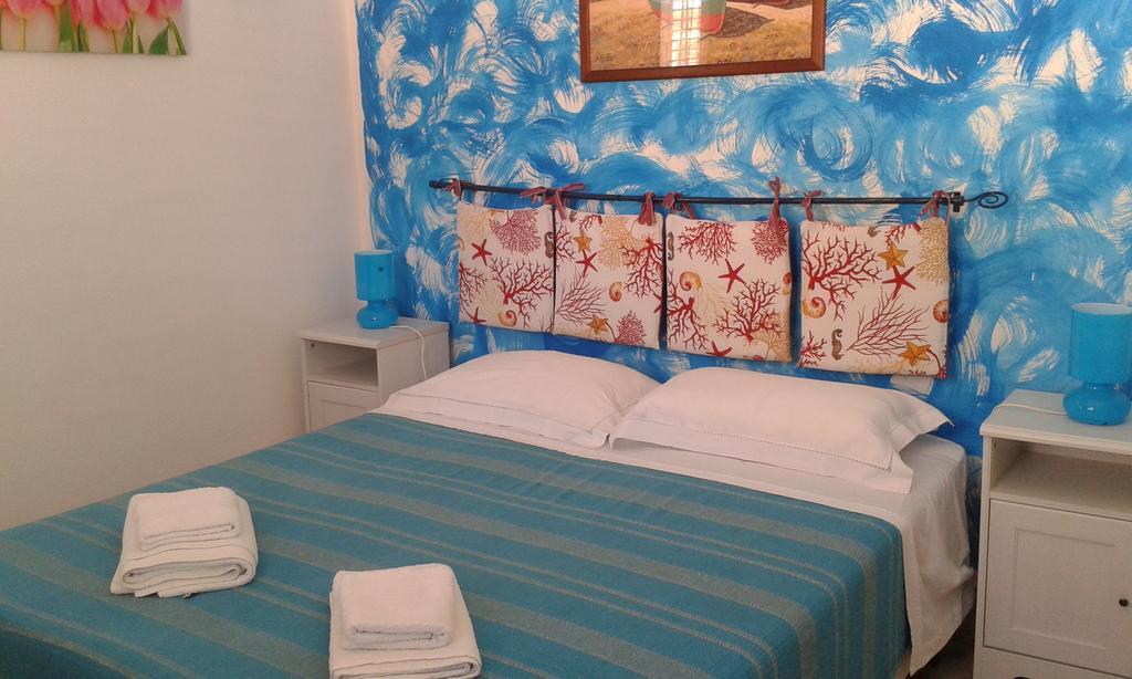 サンタ・フラーヴィア La Caletta Bed & Breakfast エクステリア 写真