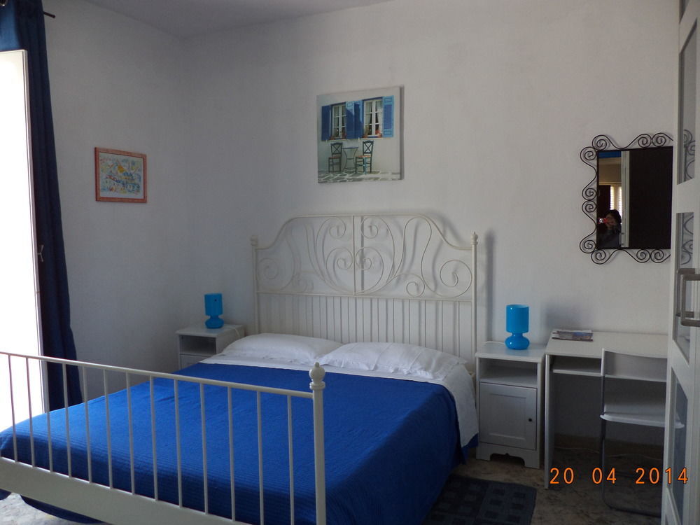 サンタ・フラーヴィア La Caletta Bed & Breakfast エクステリア 写真