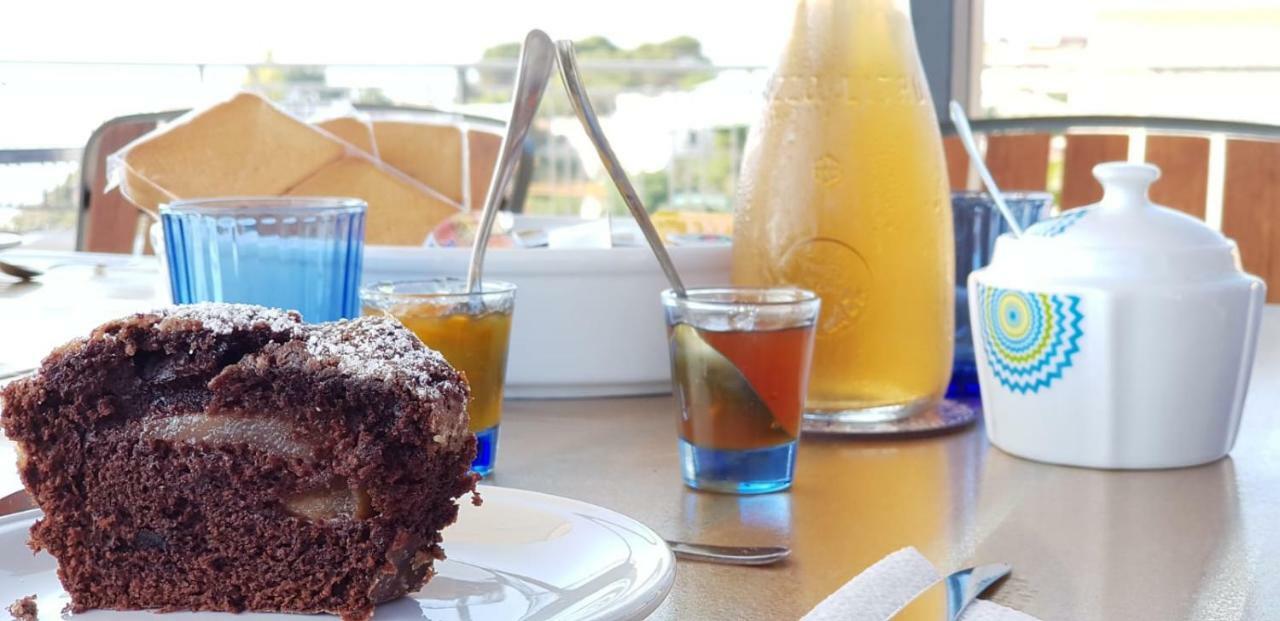 サンタ・フラーヴィア La Caletta Bed & Breakfast エクステリア 写真